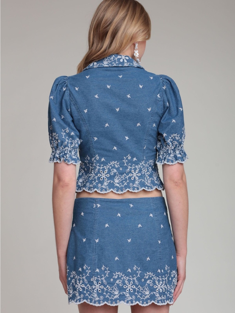 Avec Les Filles Needle Blue Cotton Chambray Embroidered Top - Picture 4 of 12